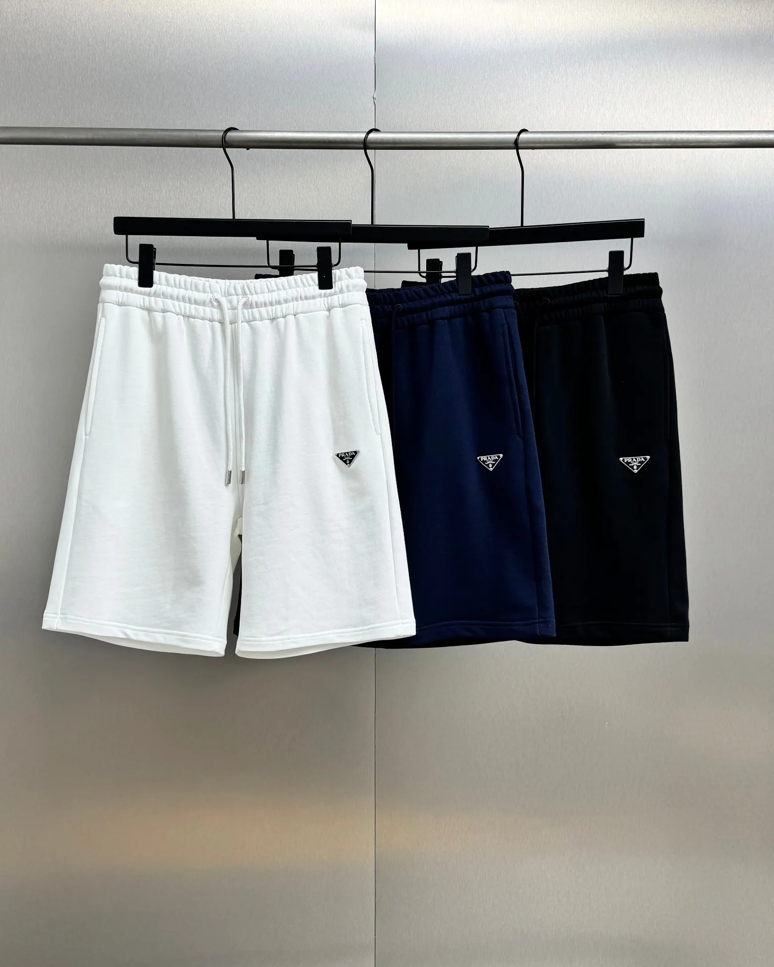Prada 三角标 短裤