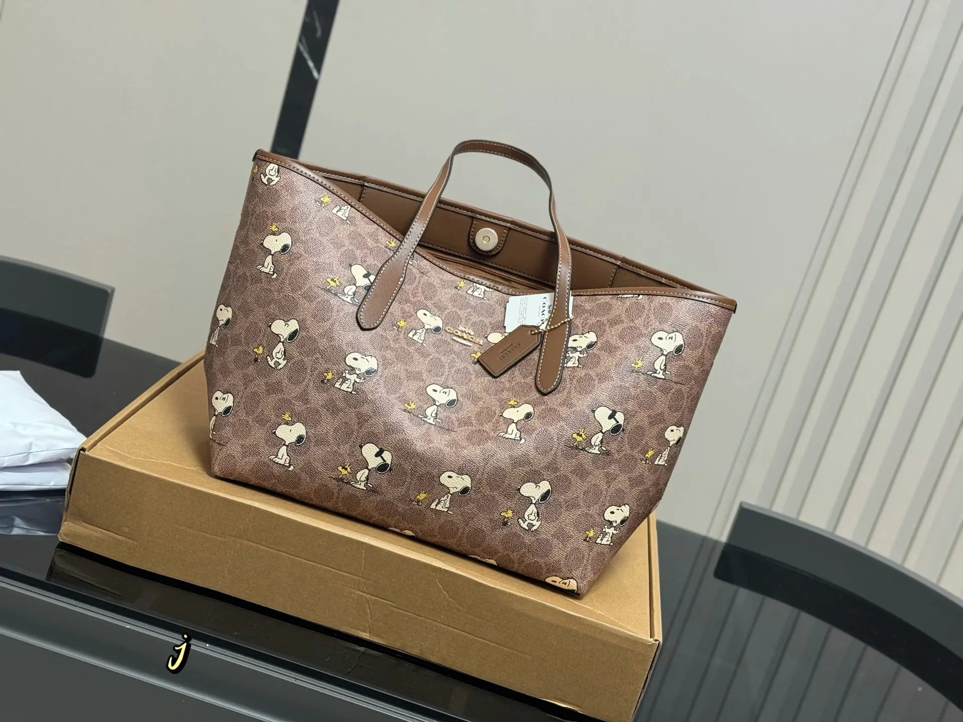 Coach city托特包 大容量托特款