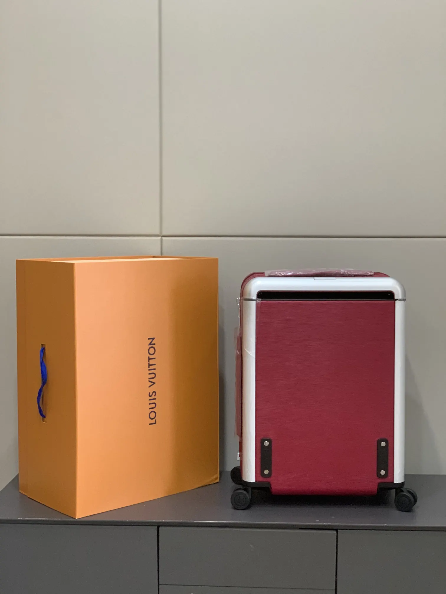 LV Horizon 紅色壓紋旅行箱 亮面出行款 | ORBUYBAG 嵐奢包
