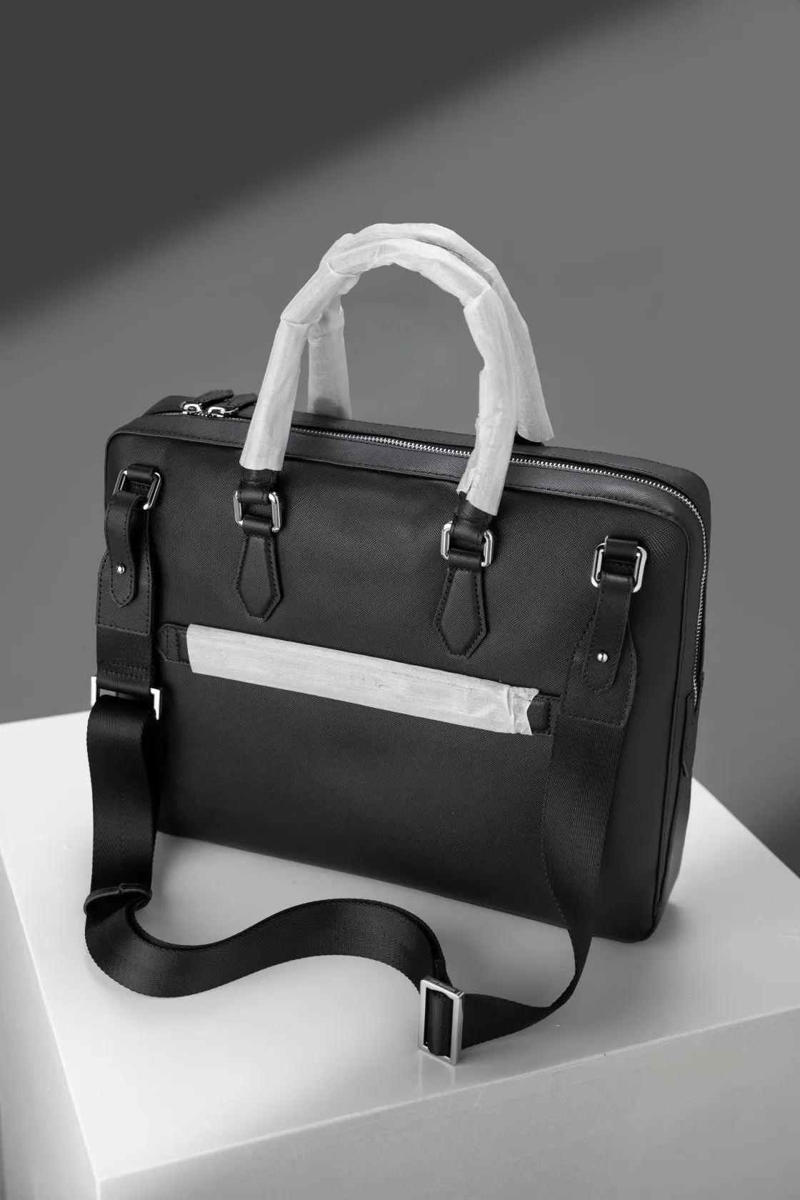 牛皮 MONTBLANC 全新万宝龙匠心系列中号公文包 型 商务通勤款