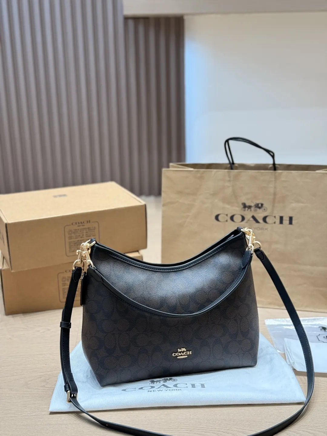 Coach 牛皮 腋下包 复古腋下背款