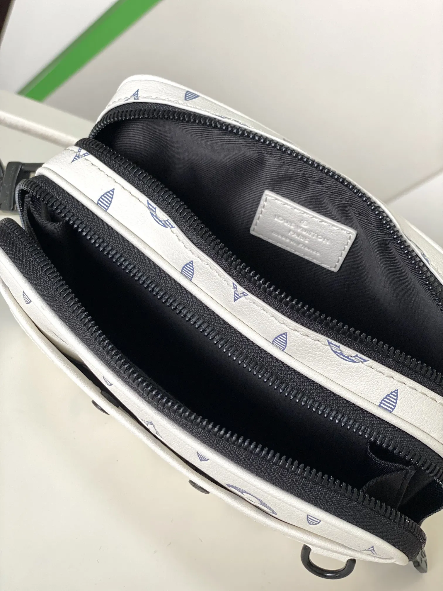 Louis Vuitton M83383 Monogram 手提包