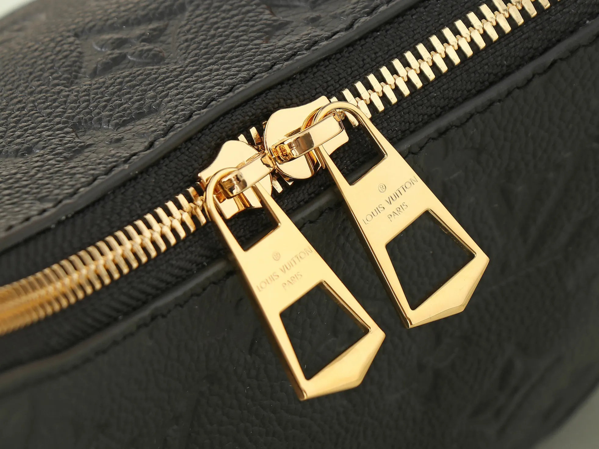 LV Boulogne Black Gold Color Scheme Chain Bag Shoulder Crossbody | ORBUYBAG High-End Fashion Boutique
