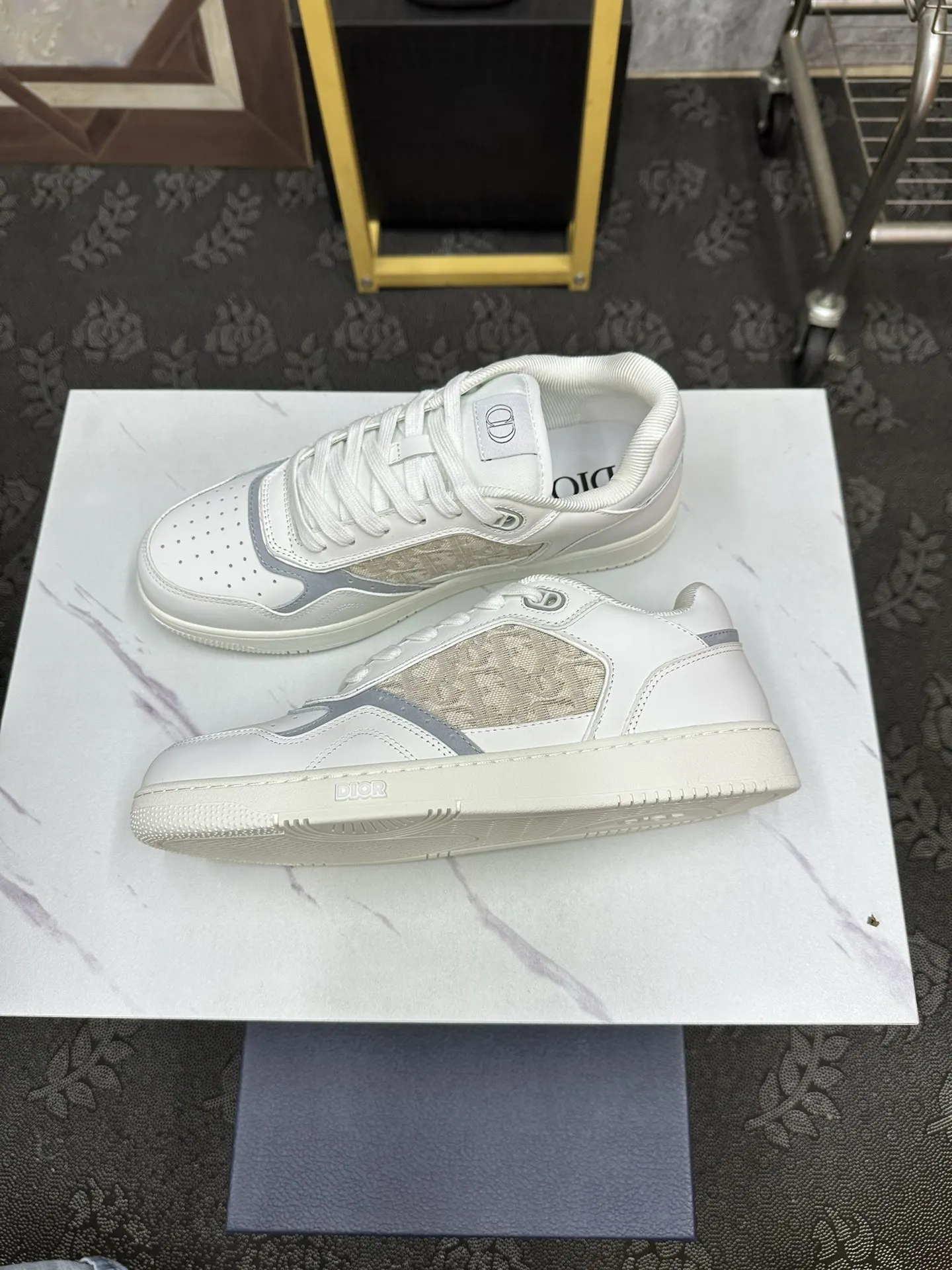 Dior 运动鞋(數字4) Dior 运动鞋(數字4)