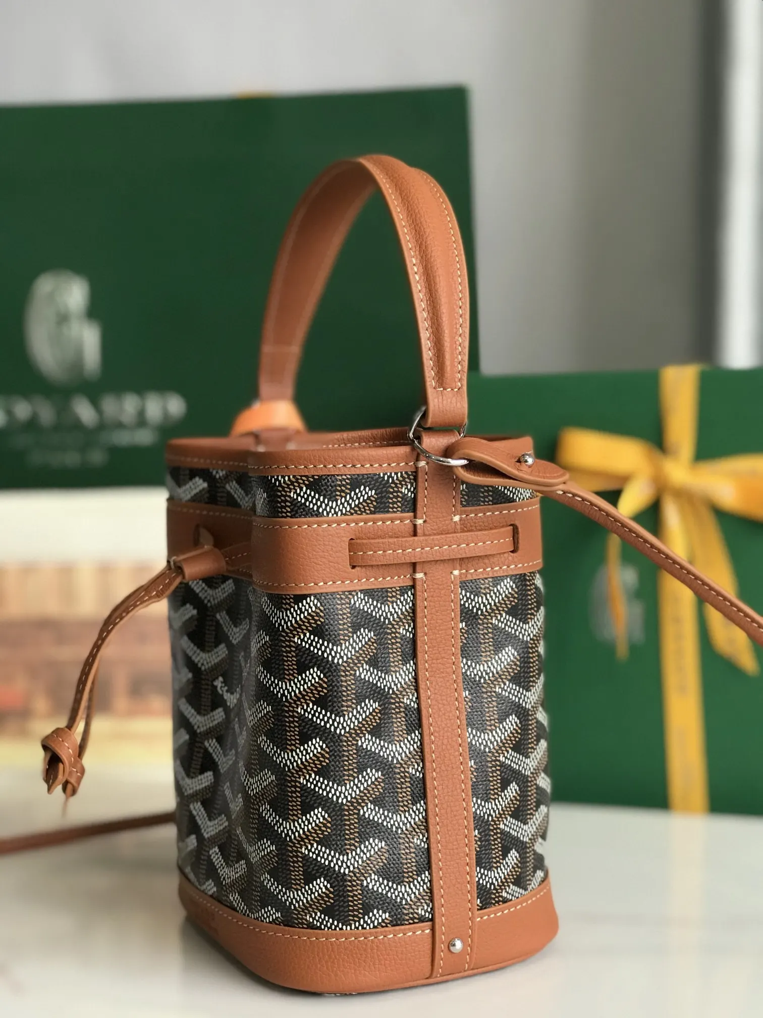 Goyard 皮革 × ×鼎鼎戈雅 水桶包 休闲水桶款