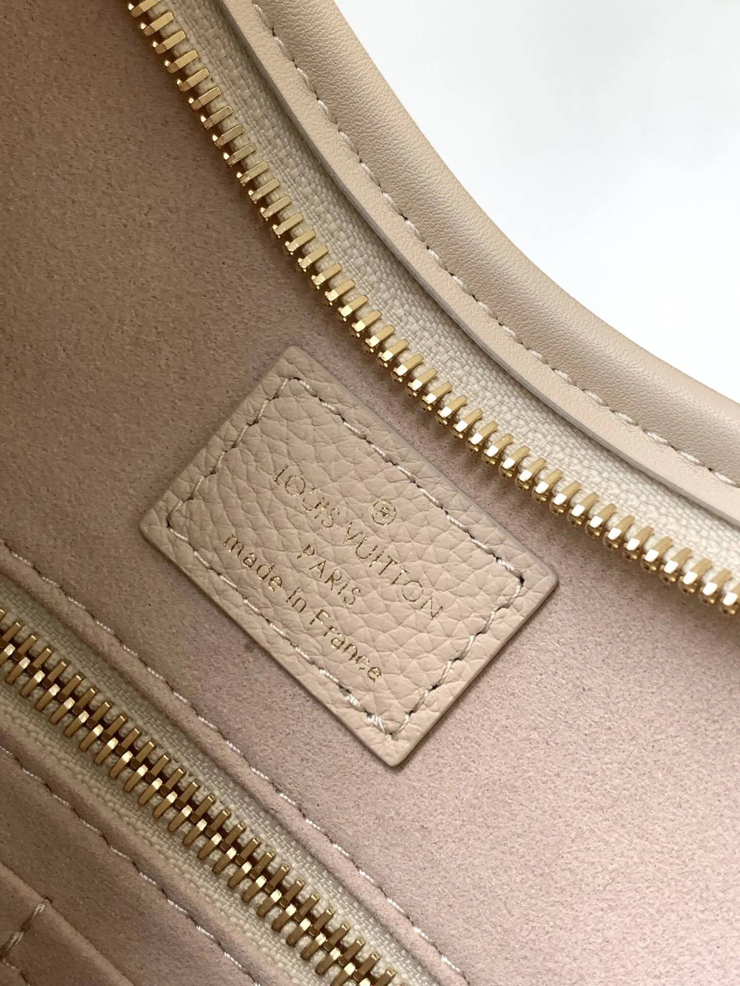 CarryAll 白色 米白 Mo手拿包 精致手拿款