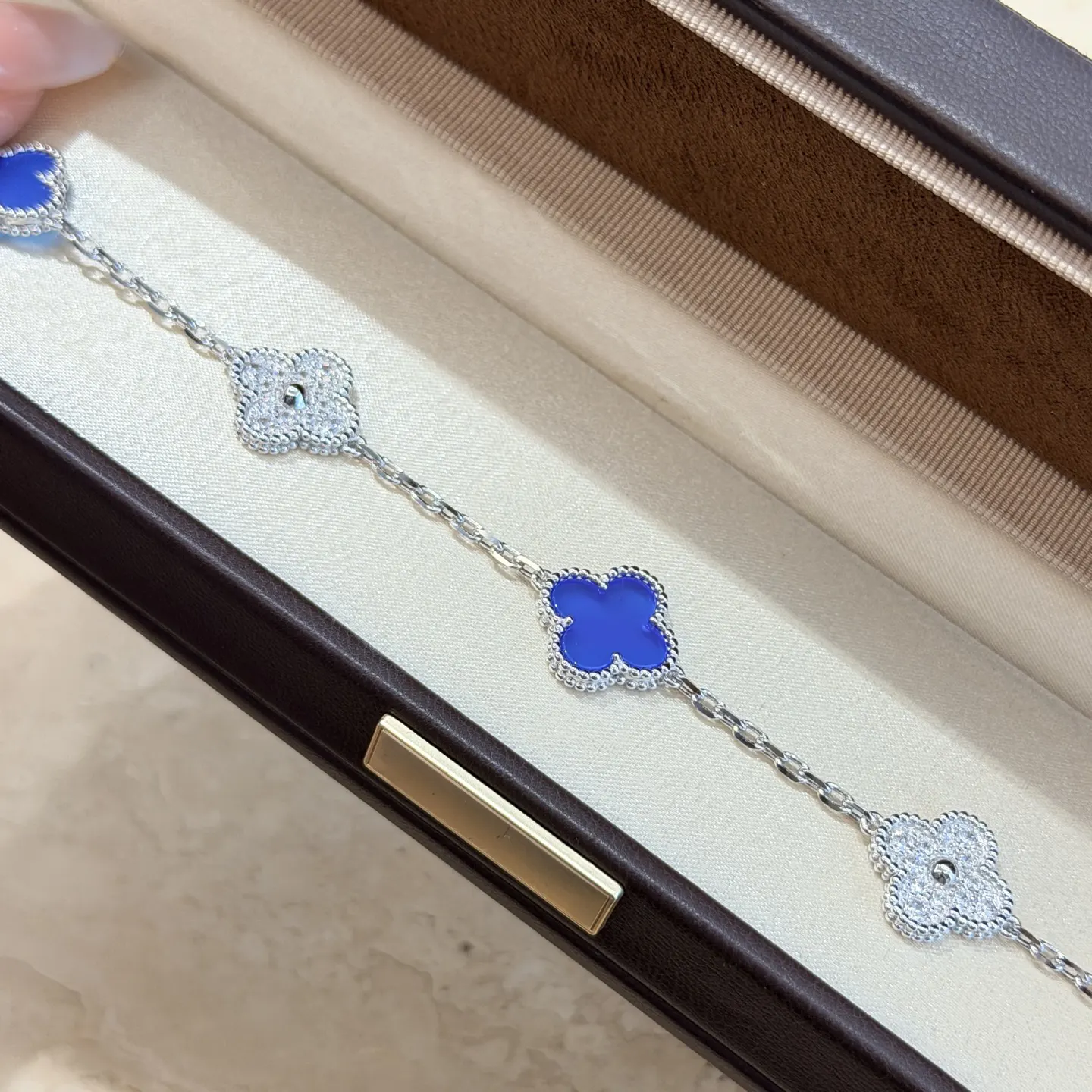 Van Cleef 金色 满钻 四叶草 菱形 手链 日常叠戴款