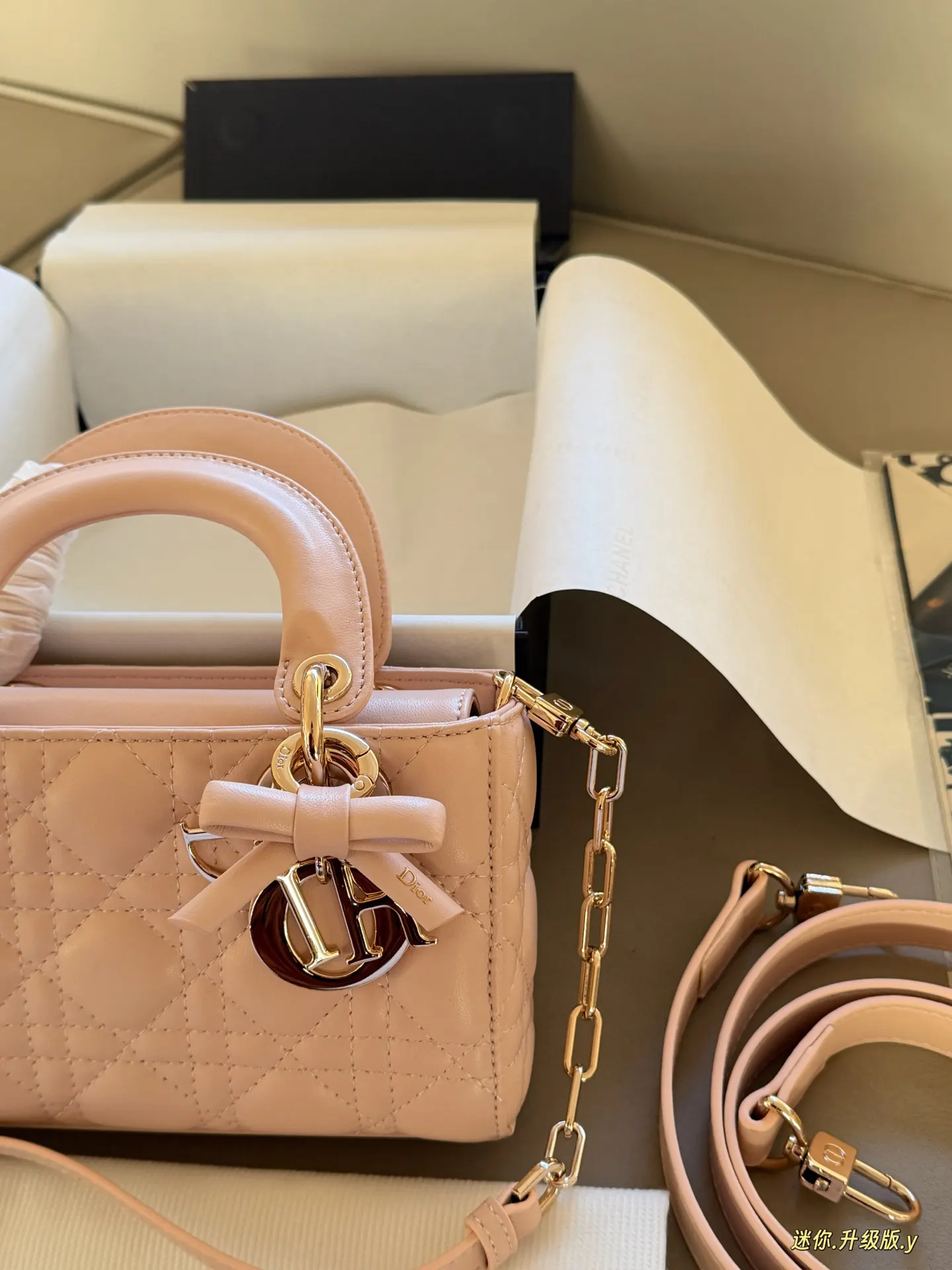 Dior Lady Dior Lady 金色藤格纹手提斜挎包 复古