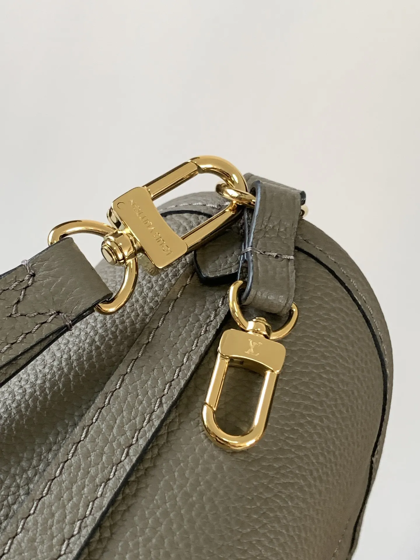 Louis Vuitton M12109 手提包