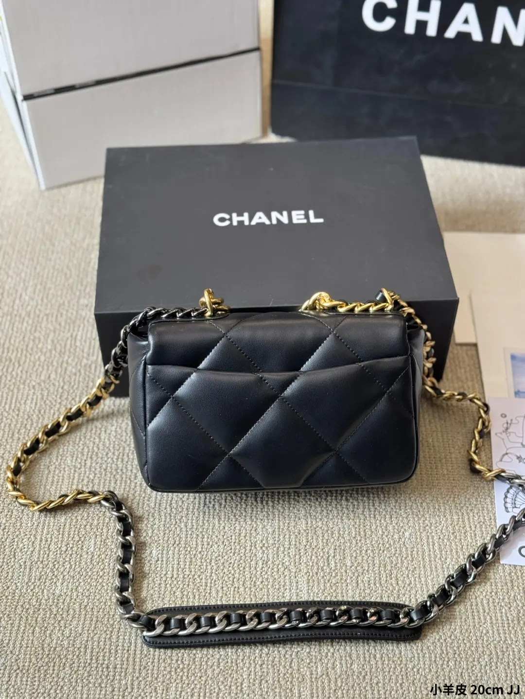 CHANEL 羊皮 小羊皮 手袋口盖包mini 轻盈绵柔质感 链条包 精致链条款