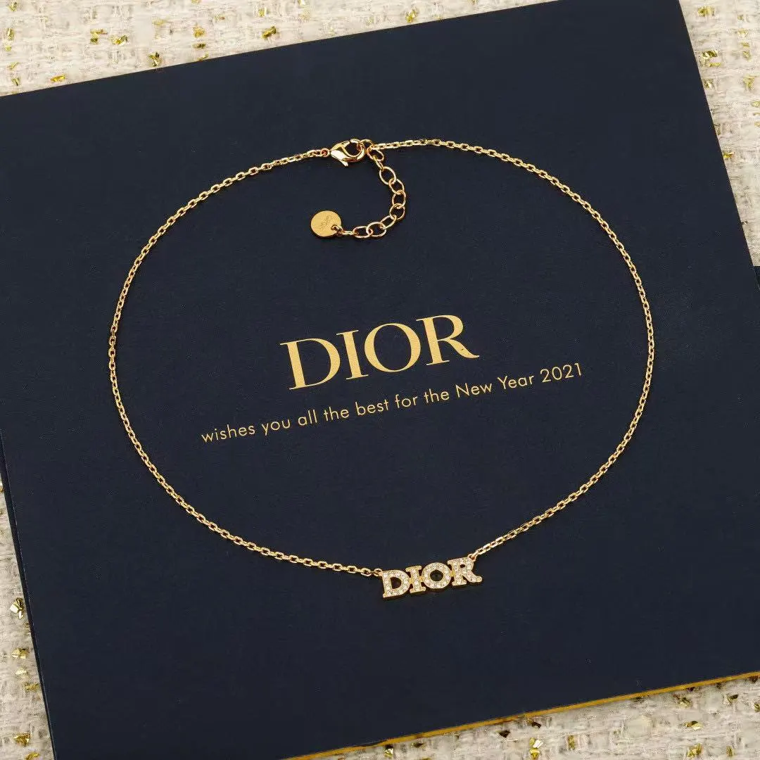 Dior 金色字母锁骨链 佩戴展示 项链