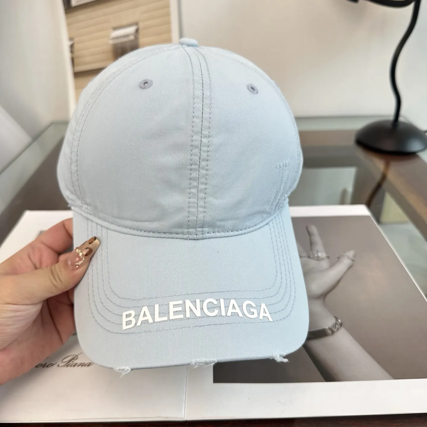 Balenciaga 字母 棒球帽 日常休闲款
