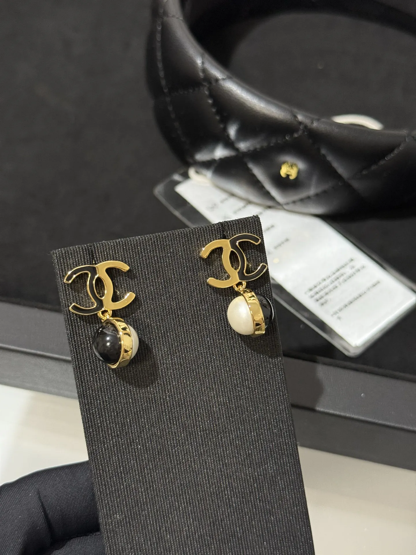 Chanel 黑金 拼色 珍珠 珐琅 耳环 优雅耳饰
