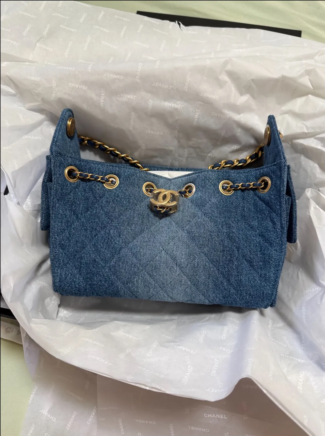 Chanel 白色牛皮Hobo腋下包 金链 复古