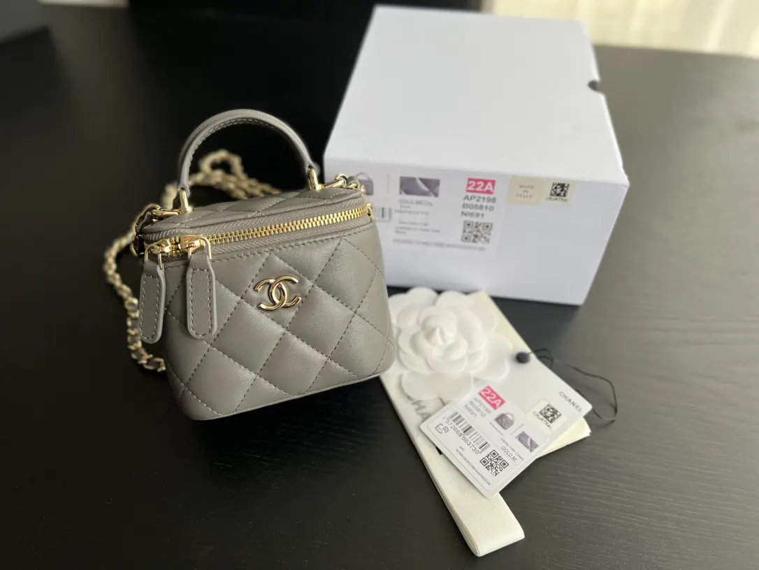 羊皮 新色 手提零錢包 绵羊皮 浅金五金 可手提斜挎 斜背包 輕便斜挎款