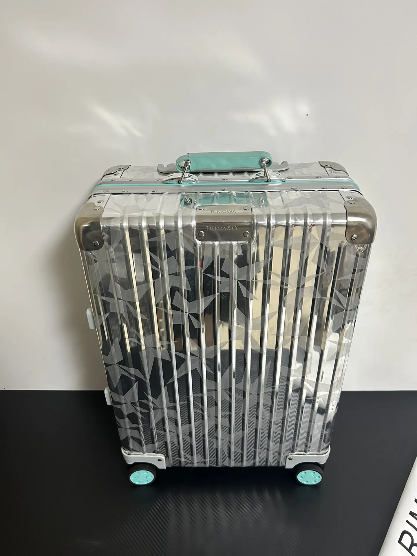 白色 帆布 最美聯名款 来自Tiffa联合携手共创的 寸登机箱 行李箱 旅行拉杆款 輕便出行款