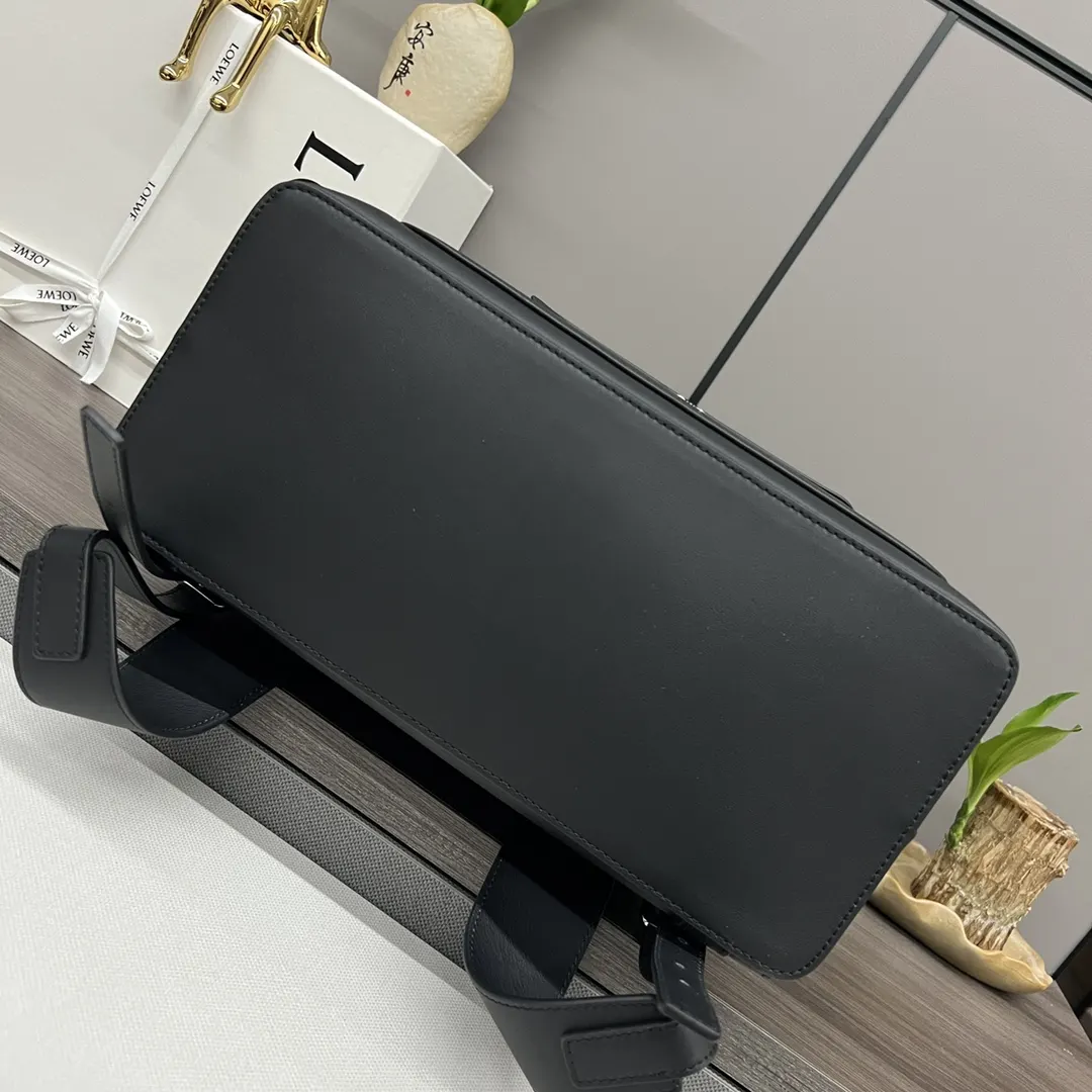 小牛皮 L⊚℮w℮ 最新Goya Backpack系列 雙肩 雙肩包 实用雙肩款