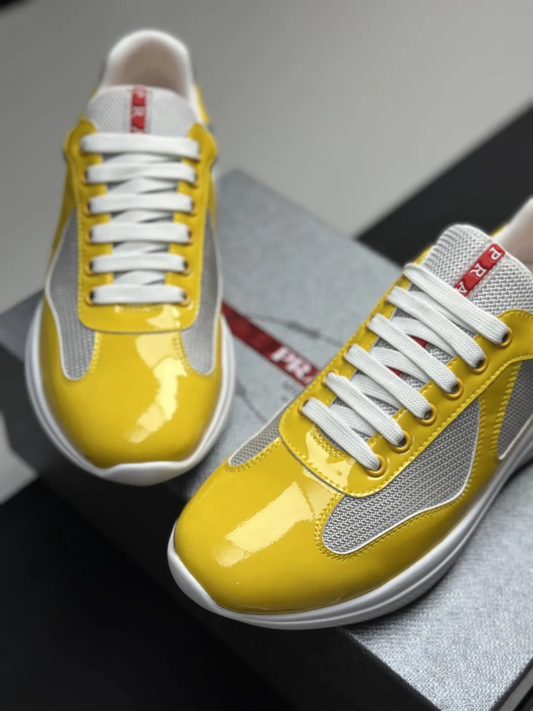 PRADA 漆皮 乐福鞋 厚底休闲款