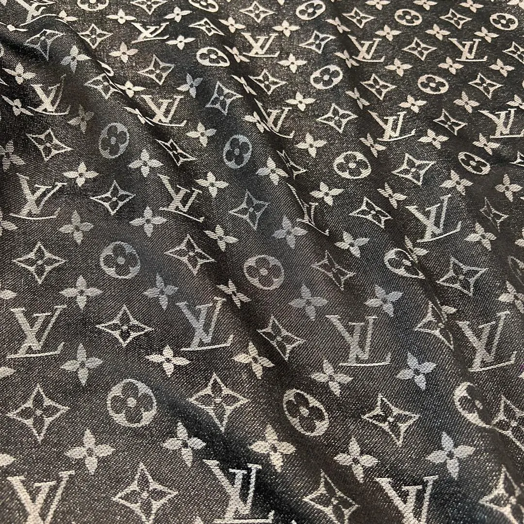 Louis Vuitton 黑色 羊毛 提花 Mo披肩 保暖披肩 围巾