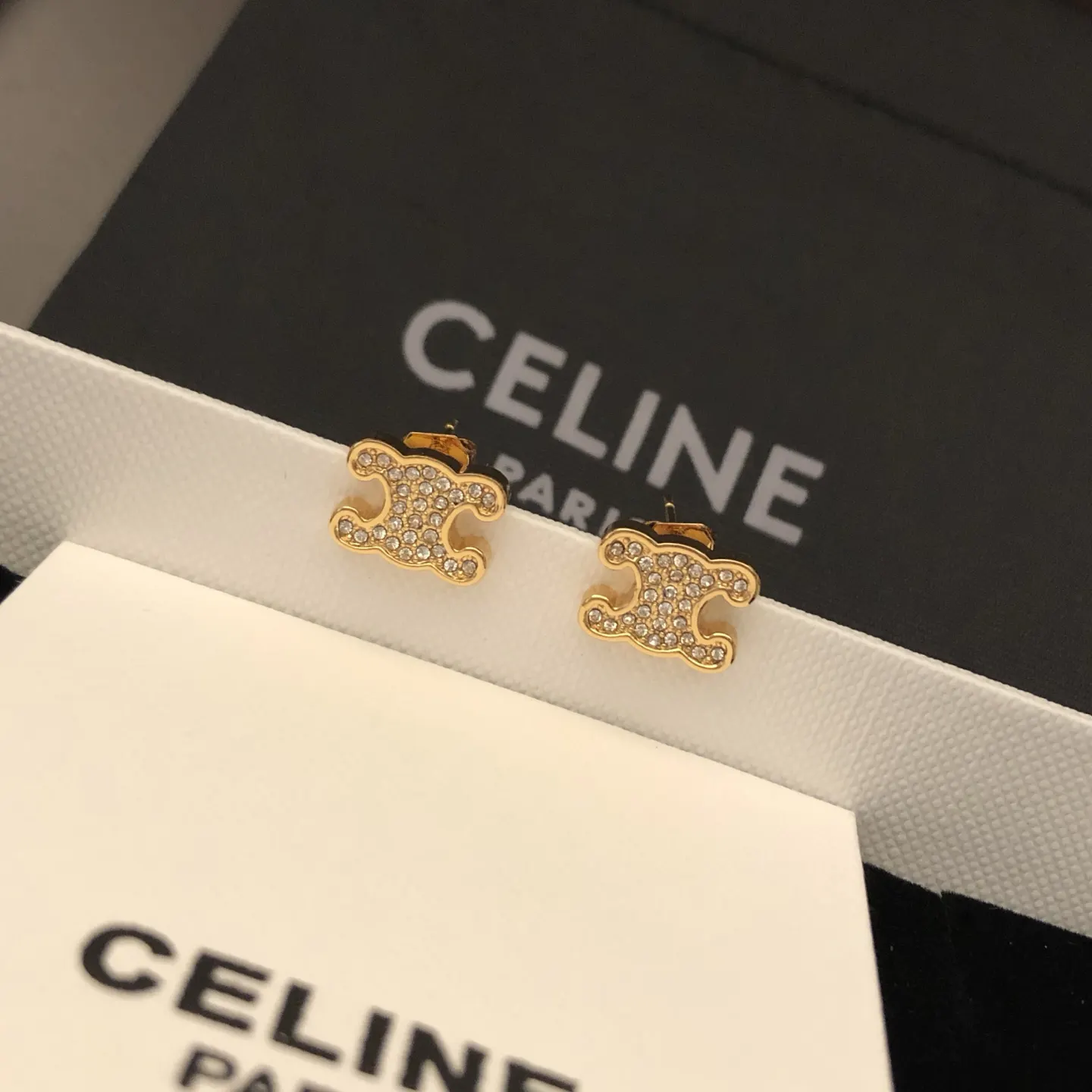 Celine Logo 满钻 耳钉 小巧点缀款