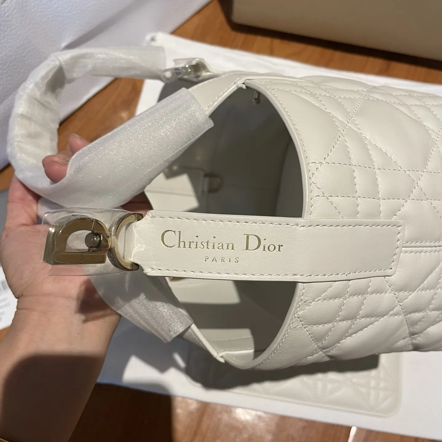 Dior 白色 奶白 牛皮 水桶包 休闲水桶款