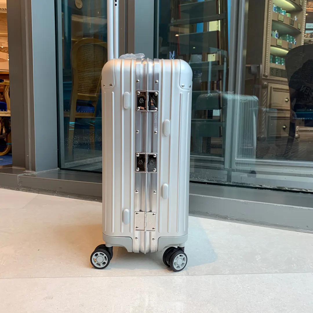 黑色 蓝色 全铝镁合金 铝默瓦 全铝镁合金 我们做的不仅是箱 行李箱 旅行拉杆款 轻便出行款