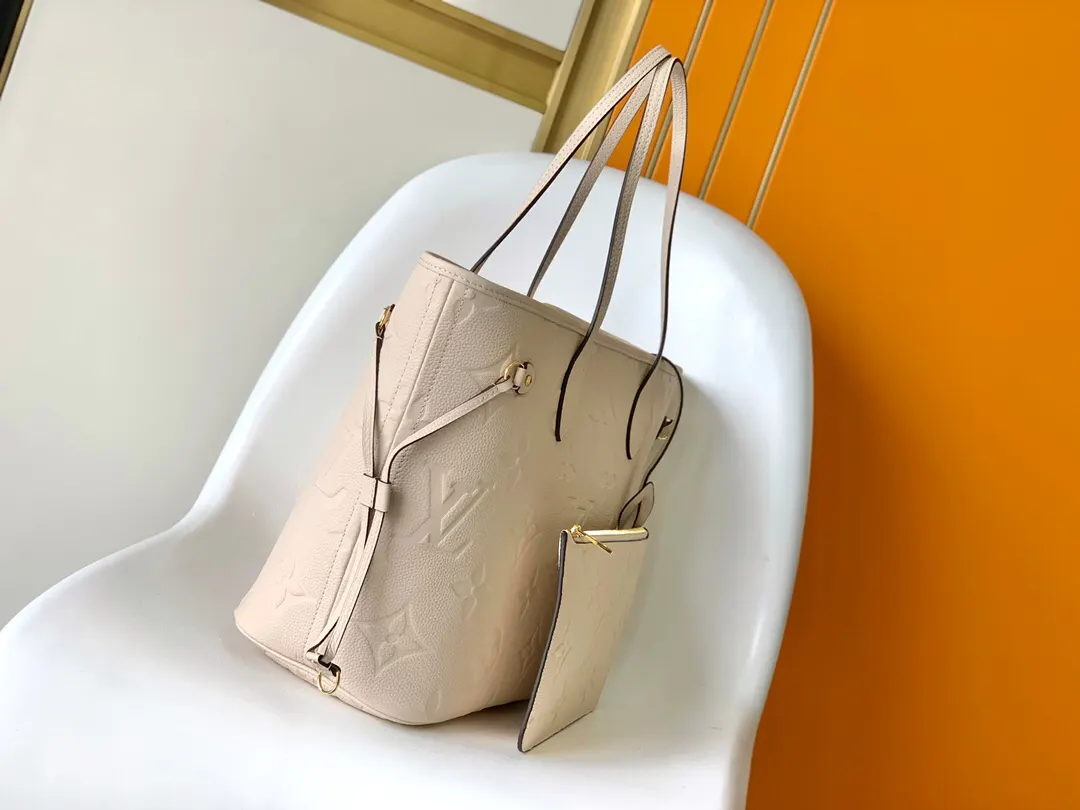 Neverfull 黑色 白色 手拿包 精致手拿款