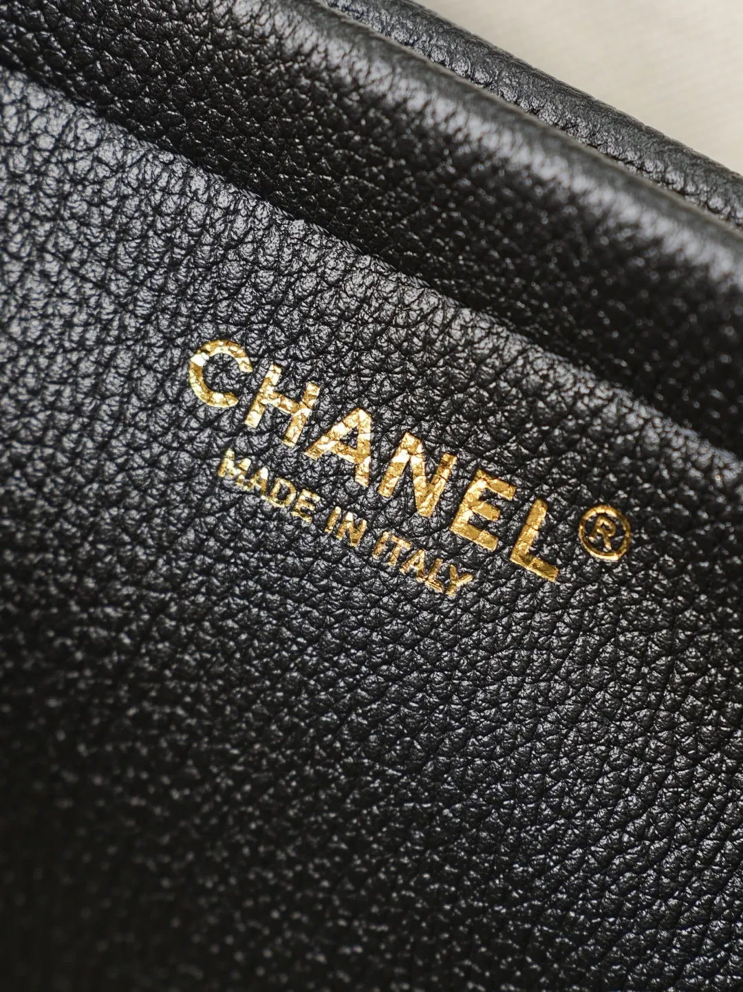 CHANEL 黑色 白色 小牛皮 腋下包 復古腋下背款(數字9) CHANEL 黑色 白色 小牛皮 腋下包 復古腋下背款(數字9)