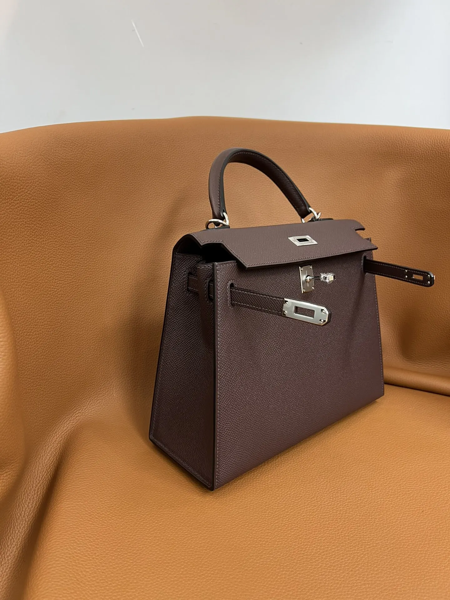 Hermès Kelly Top Handle Bag Classic Leather