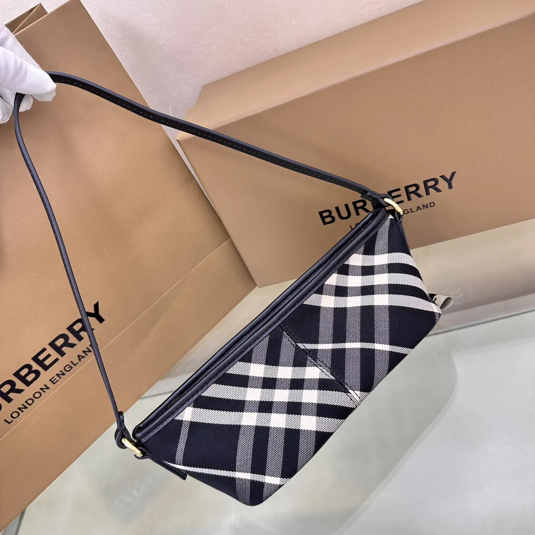 Burberry 提花 腋下包 复古腋下背款