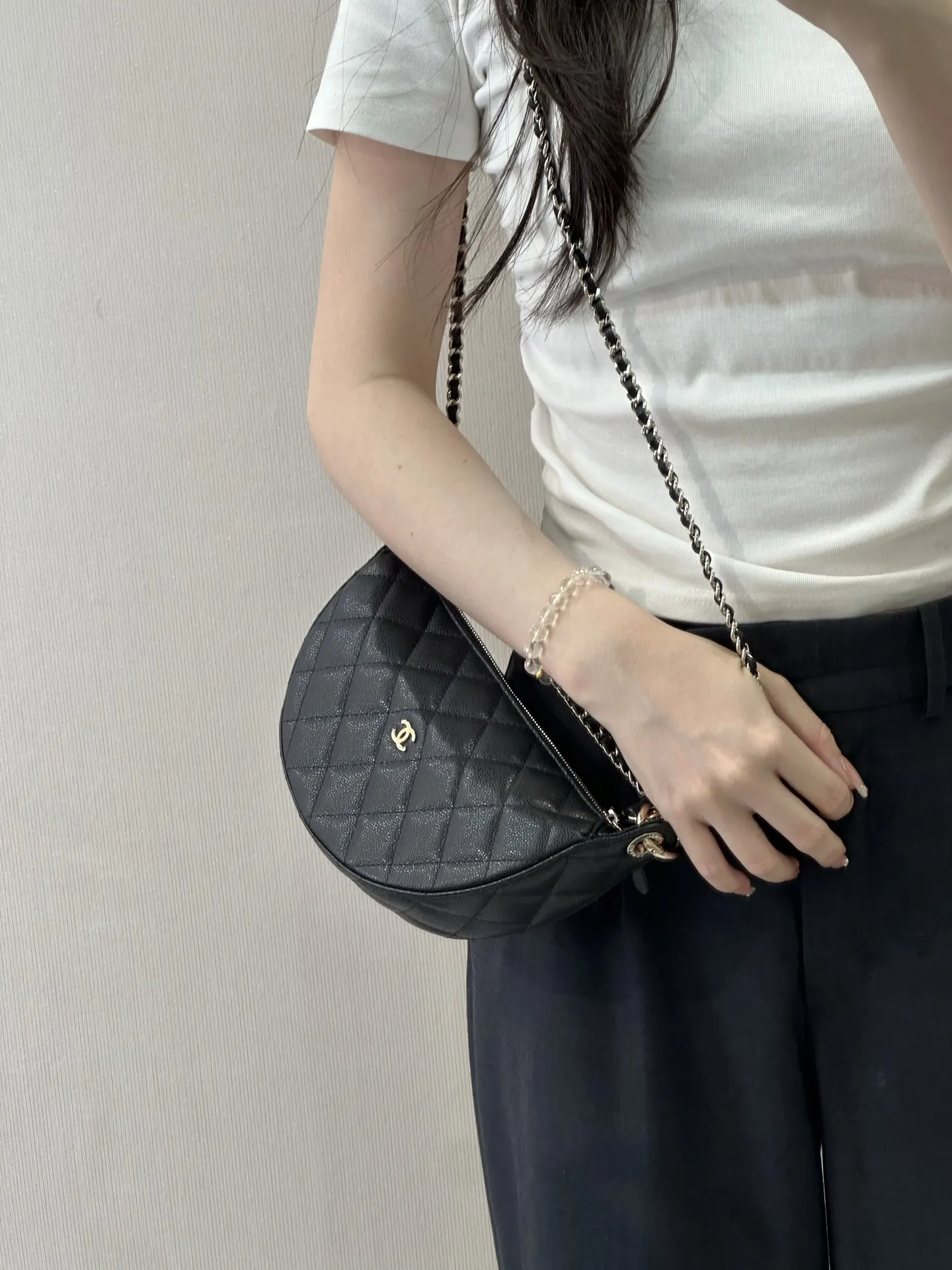 CHANEL 春夏半月包 轻松拿捏中古法式魂 懂啊 也太会了 腋下包 复古腋下背款