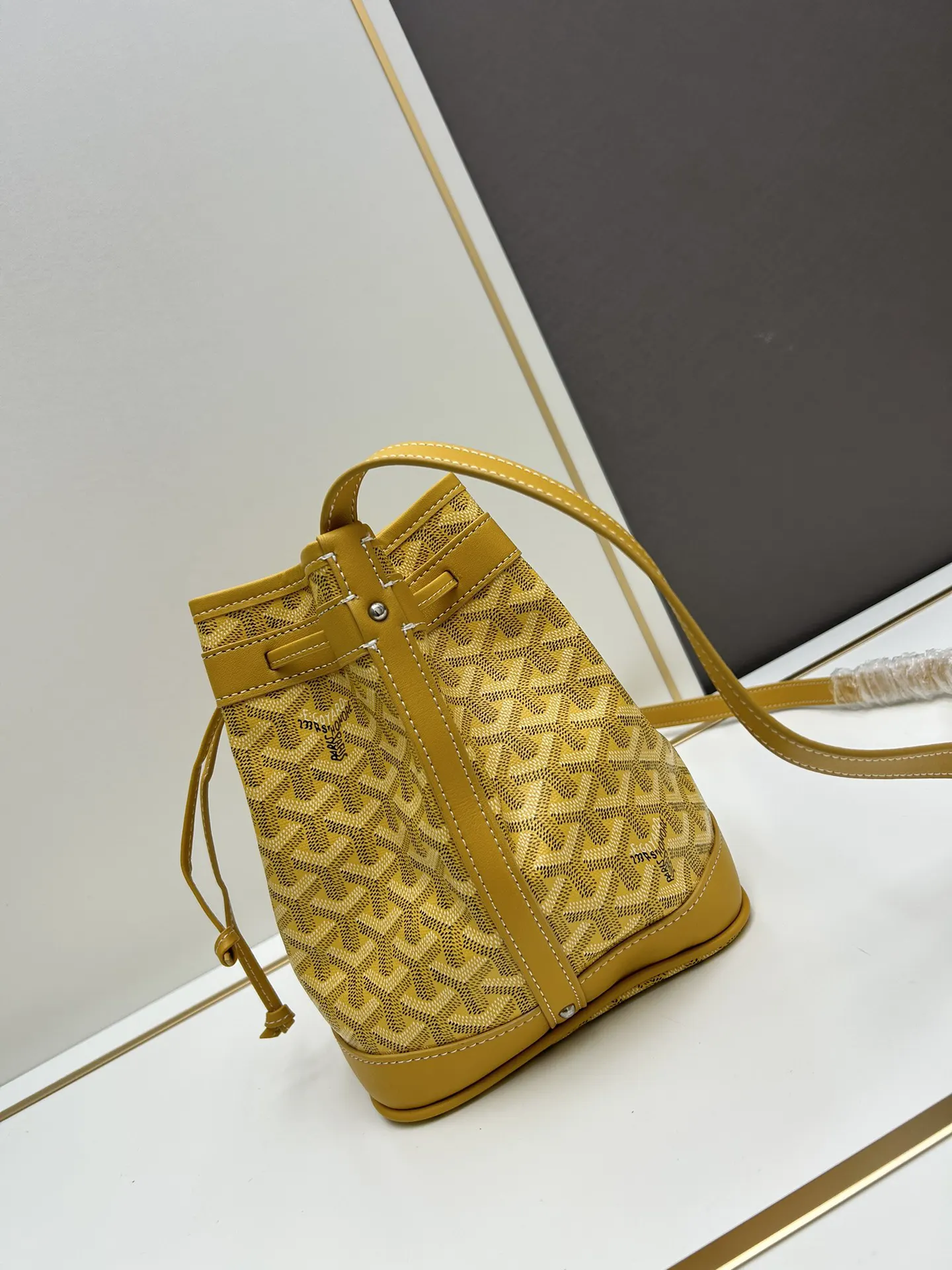 Goyard 皮革 批 Petit Flot戈雅 水桶包突出其模块 休闲水桶款