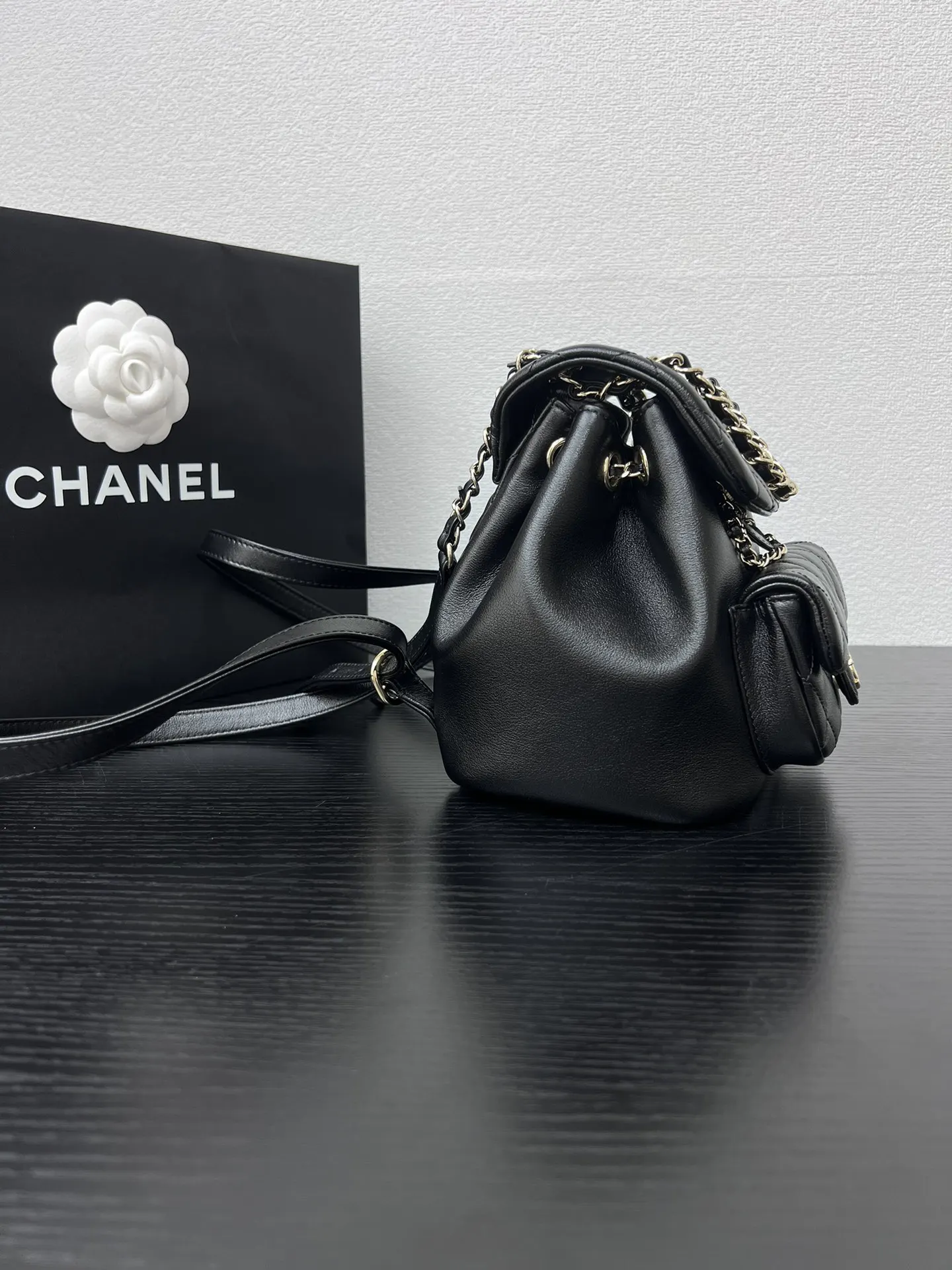 Chanel 黑色牛皮翻盖链条包 礼盒