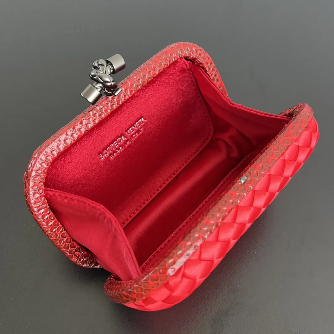Bottega Veneta 化妆包 便携收纳款