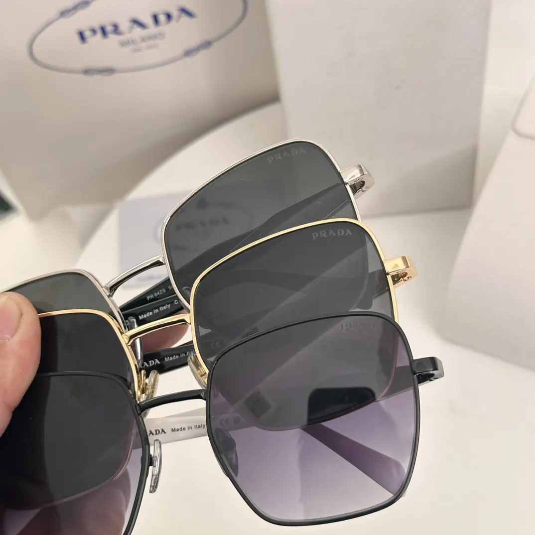 Prada PR 64ZS 太阳镜
