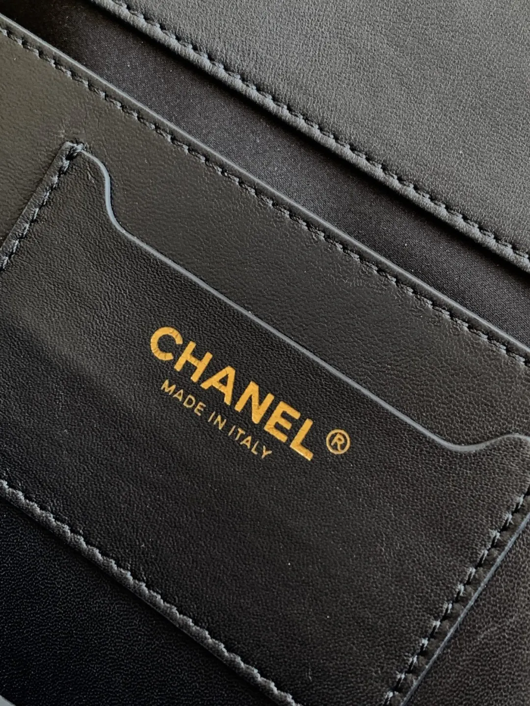 Black Chain Bag Image 9 Black Chain Bag Image 9