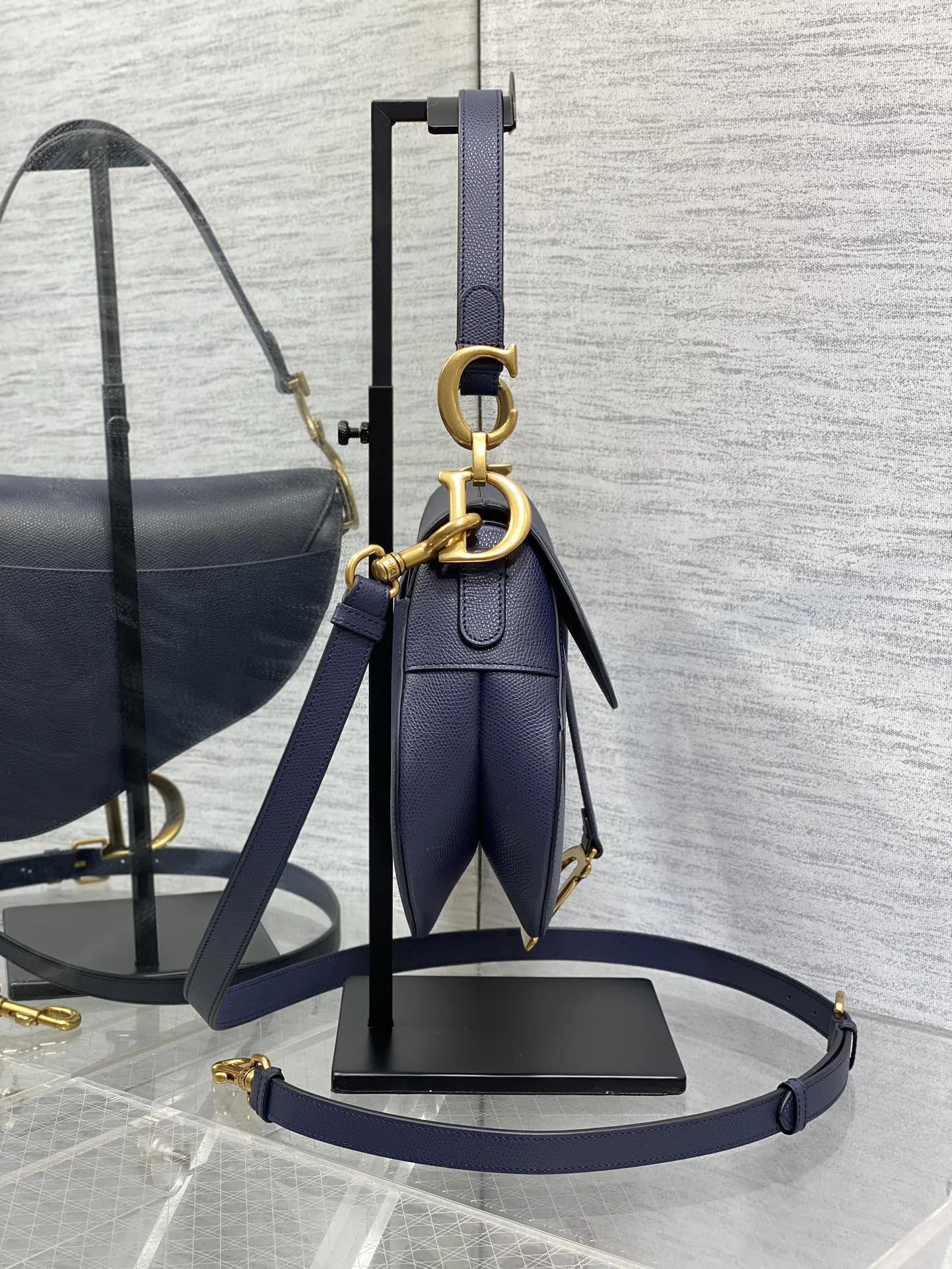 Saddle CD Saddle經典马鞍包 王者中的王者 地位不 旅行袋 大容量旅行款