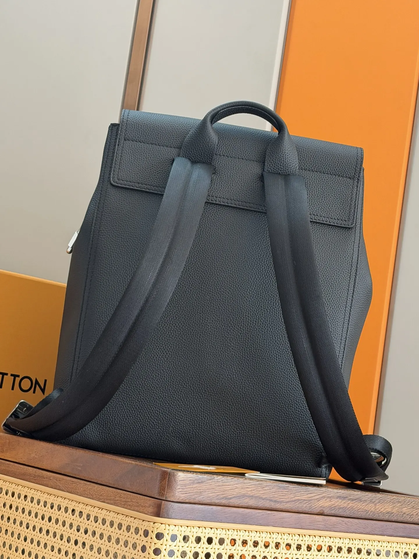 LV 牛皮 双肩包 实用双肩款