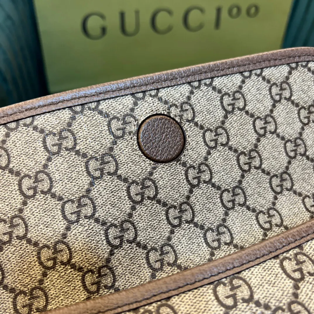Gucci 品牌 古奇 头腰包 采用意 休閒腰包款(數字9) Gucci 品牌 古奇 头腰包 采用意 休閒腰包款(數字9)