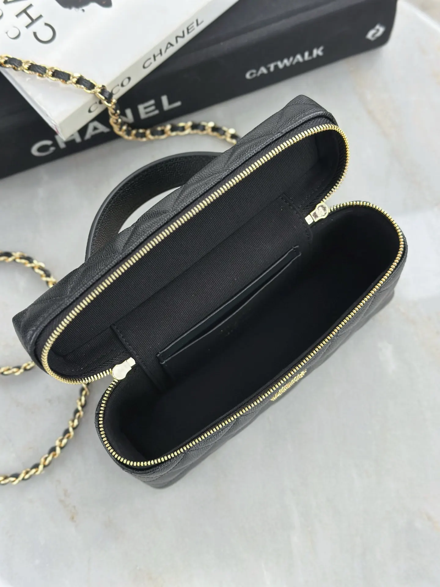 Chanel 19 小号 黑色 皮革 链条包