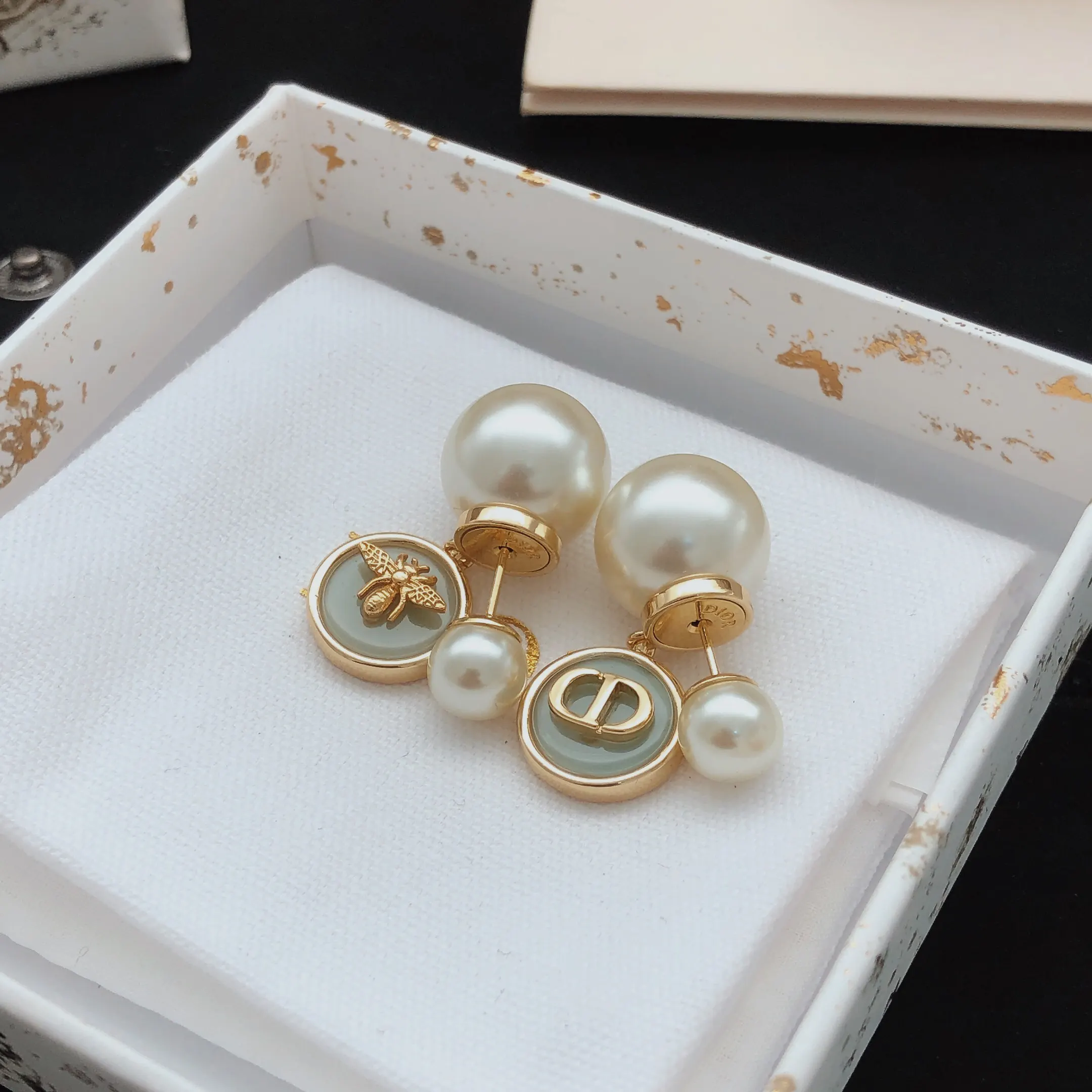 Dior 绿色 圆形 耳钉 小巧点缀款