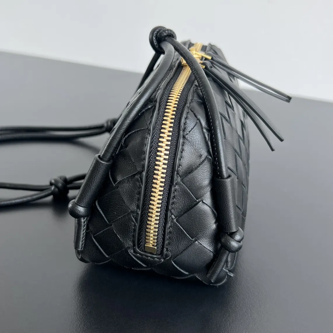 Bottega Veneta 腋下包 復古腋下背款
