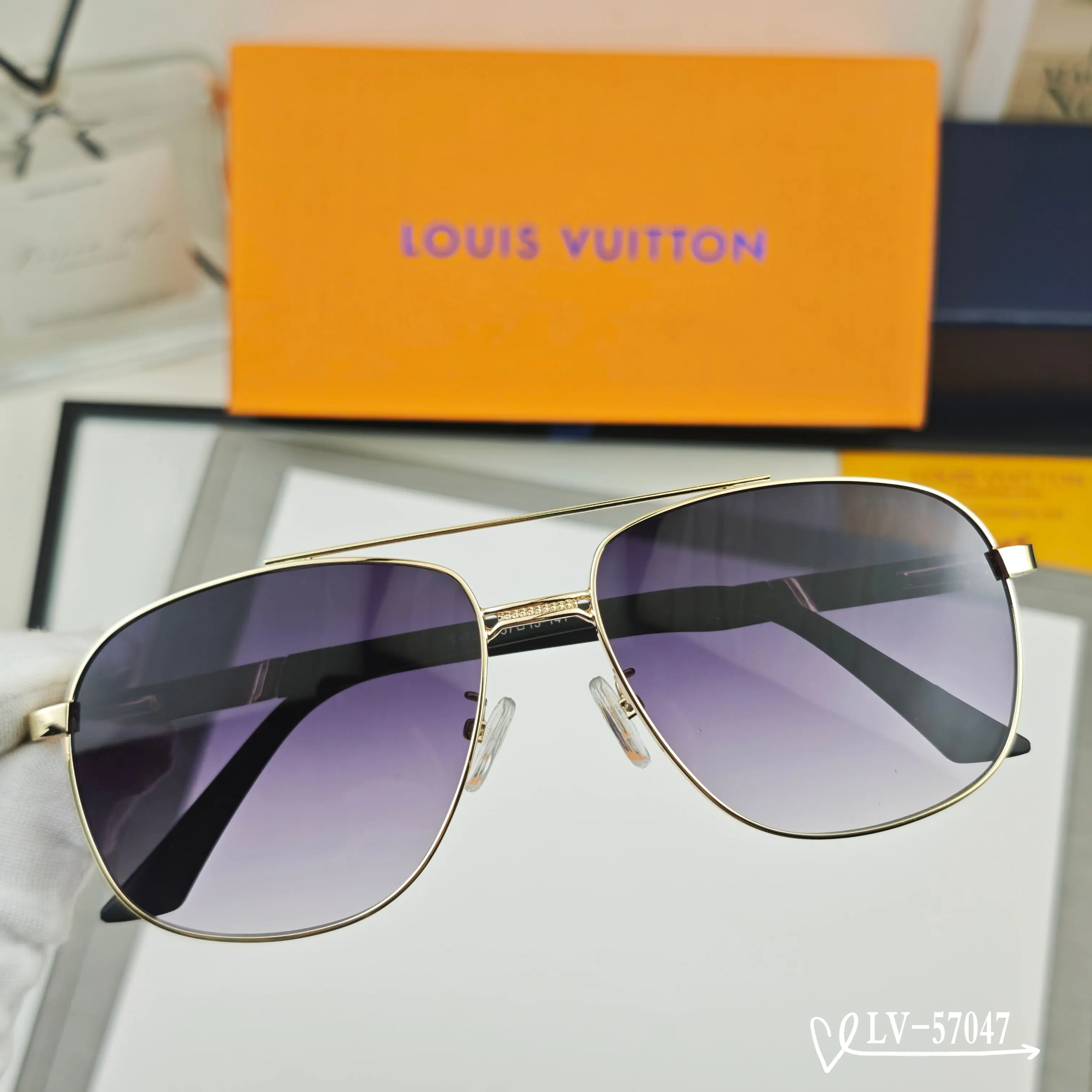 Louis Vuitton Fashion Item Fashion