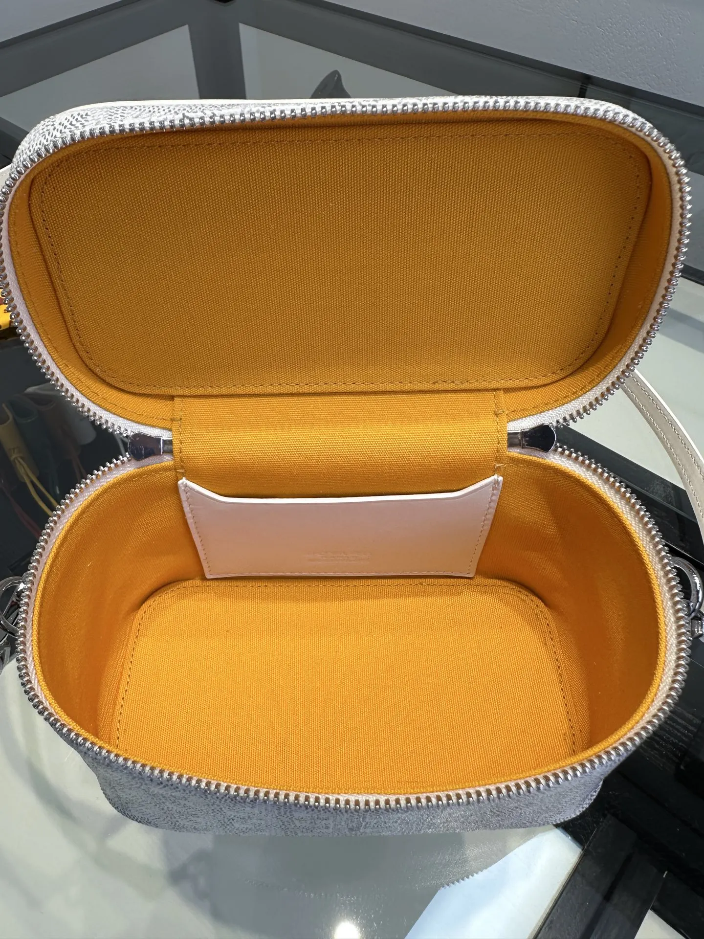 Goyard 白色 小牛皮 收納包 旅行收納款