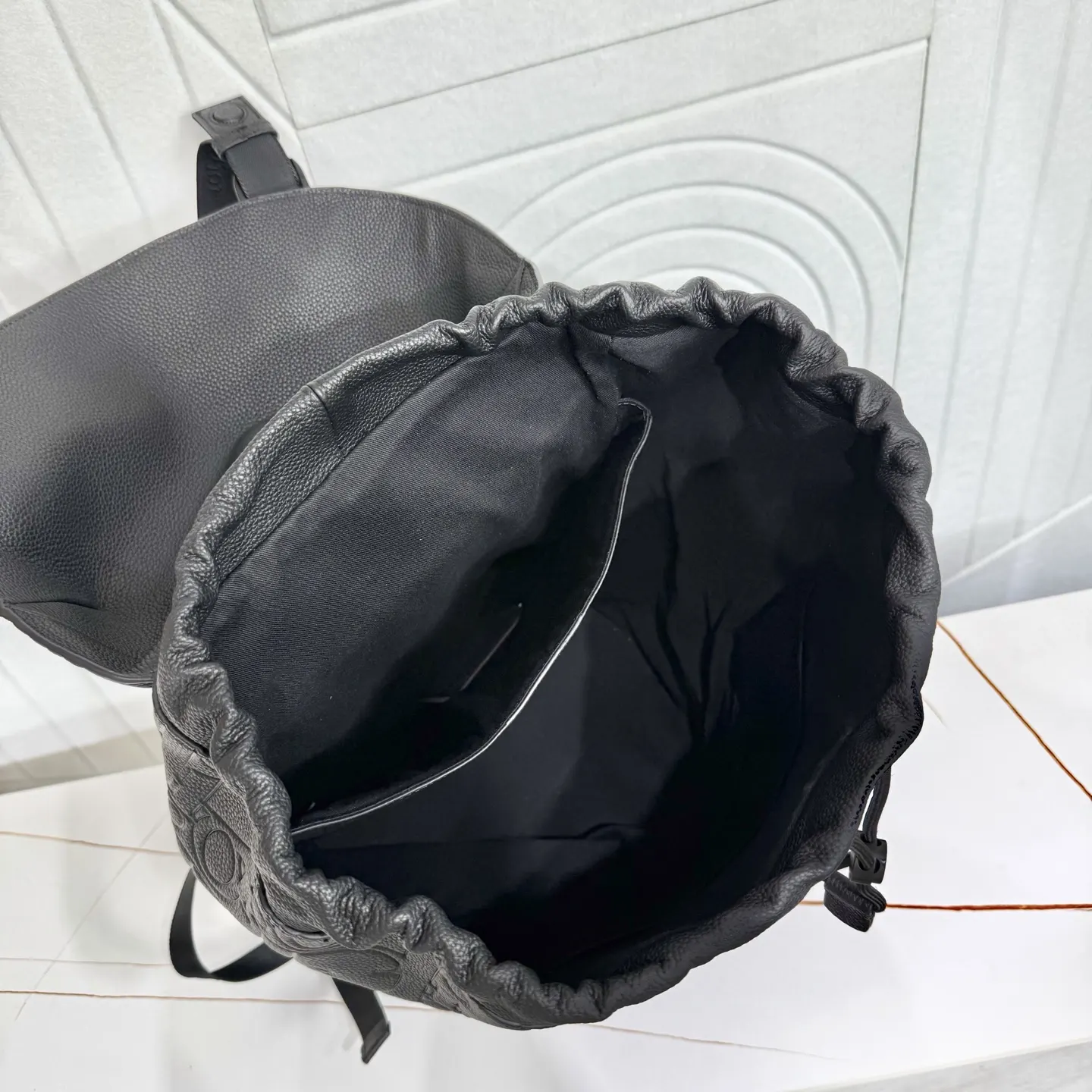 Dior 黑色 牛皮 批 市场 打版 保证进口头层牛皮 雙肩包 实用雙肩款