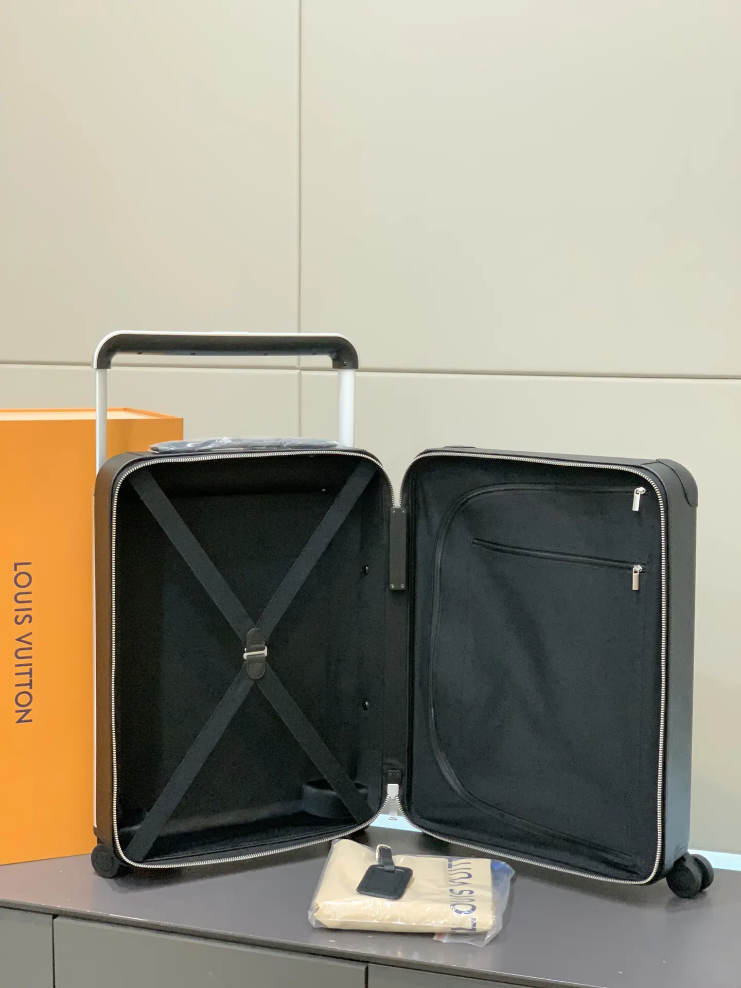灰色 銀色 拉杆真皮包裹 行李箱 旅行拉杆款 輕便出行款