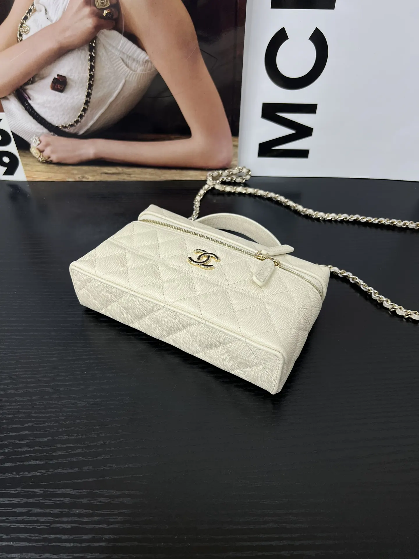Chanel 小牛皮19 Bag鏈條包 單肩斜挎(數字6) Chanel 小牛皮19 Bag鏈條包 單肩斜挎(數字6)