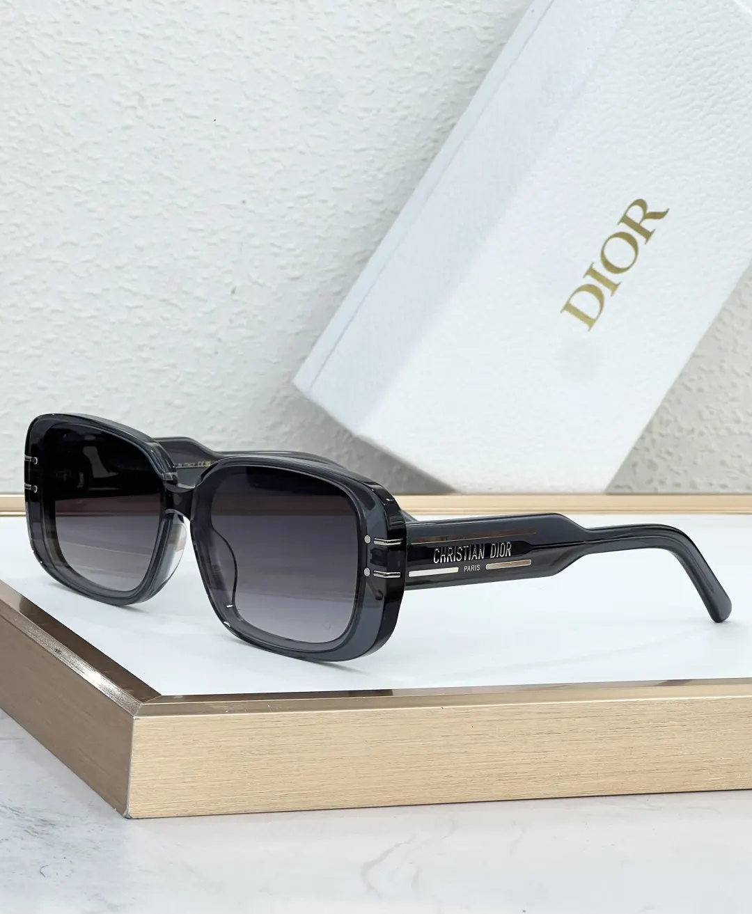 Dior 黑色方框太阳镜 复古