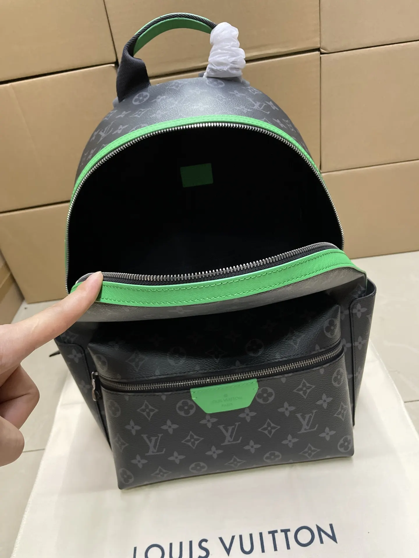 头层皮 做工 雙肩包 实用雙肩款(數字9) 头层皮 做工 雙肩包 实用雙肩款(數字9)