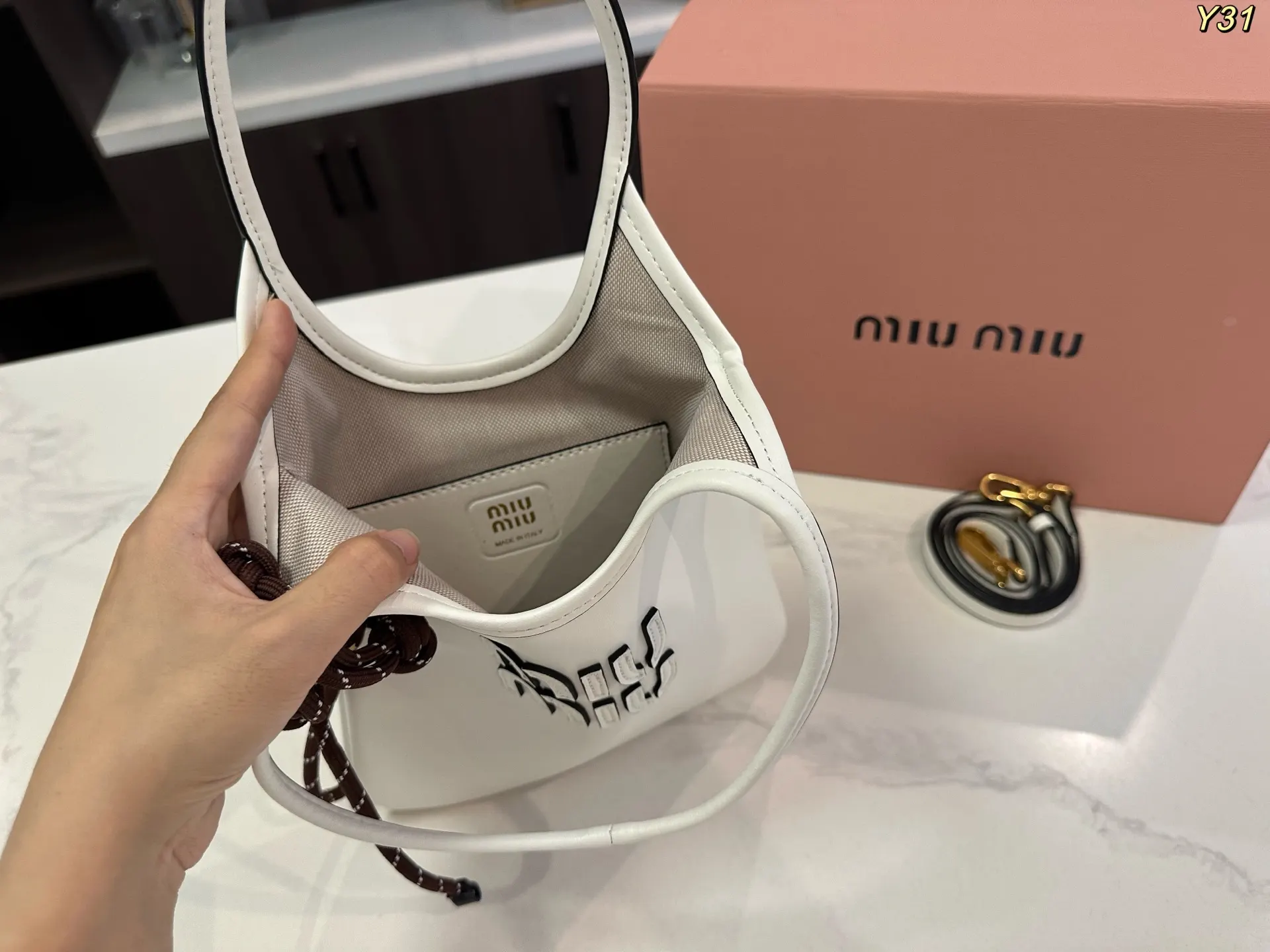 Miu 缪缪 miumiu 托特包 大容量托特款